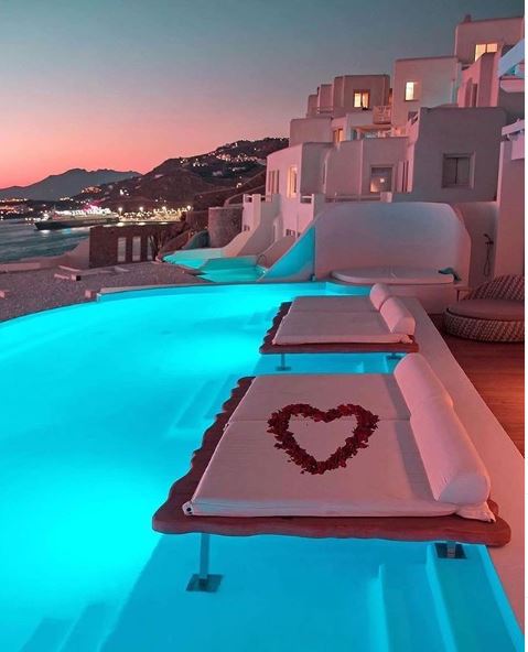 misspap's tweet photo. mykonos is definitely on the bucket list ❣️

#misspap https://t.co/hjVijZfo9c