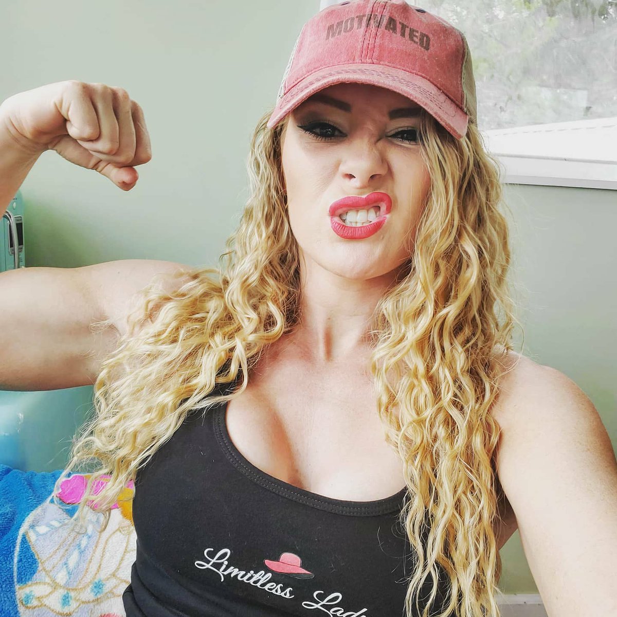 limitlessladyus's tweet photo. MOTIVATED Monday! .
Goals! 🎯
.
Dreams. 🧠
.
Plans.📝
.
 Remind yourself that you CAN DO IT!!! .
#WeCanDoIt💪 #MotivationMonday #Motivated #MindSet #MakeAPlan #MakeItHappen #LimitlessLady 🧢: @limitlessladyllc https://t.co/cDlnxvrXbr