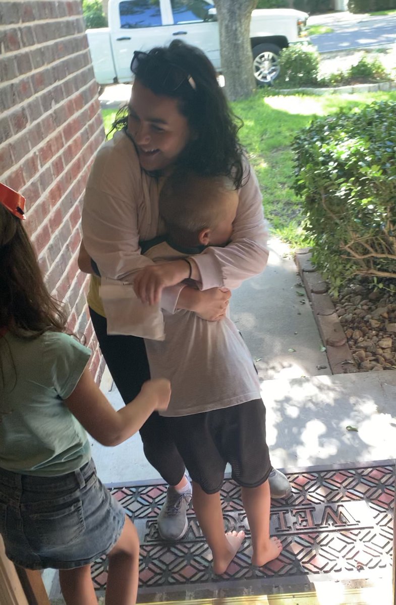 sara020798's tweet photo. You just know it’s going to be a great Monday when you get to have a playdate at your friend’s house AND then your teacher shows up with “HAPPY SUMMER DONUTS”! 
We love you, Miss Reolfi!♥️ @msreolfi 
#sweetestteacherEVER #mambrinosteam #10houses1family https://t.co/R2EBMo5dgO