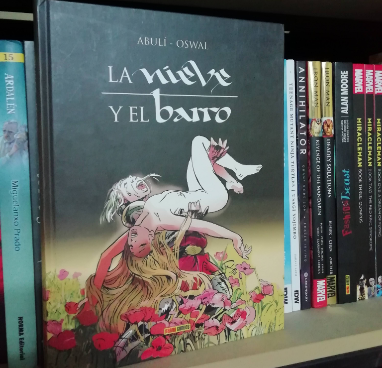 Ropencho's tweet photo. La nieve y el barro. Una de las últimas obras del maestro oswal. Tapa dura en español #comics #oswal #sonoman ya en stock!!! Quedate en casa que nosotros te lo llevamos. https://t.co/n0OikW3TRi