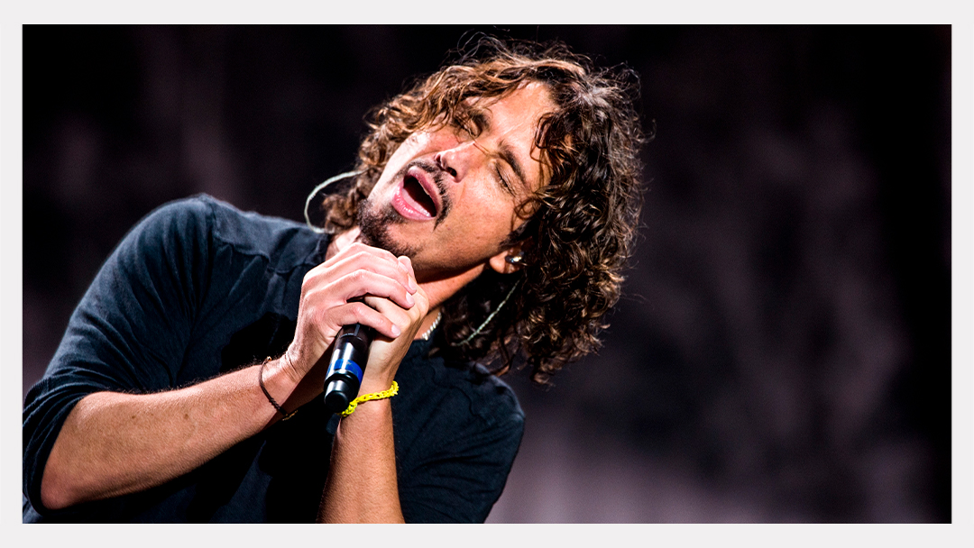 RadioAIEPOnline's tweet photo. #ChrisCornell fue encontrado muerto en el baño de su habitación de hotel, luego de su última presentación en #Detroit junto a la banda #Soundgarden.
Hoy se cumplen 3 años desde la partida de uno de los mejores cantantes de la historia 🎙️ https://t.co/CbSfMR33dK