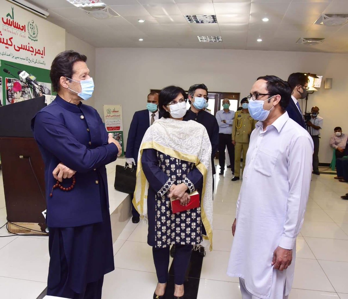 PakPMO's tweet image. Ehsaas Emergency Cash aims at providing financial support to those who have lost their jobs during the Coronavirus Pandemic. So far, more than Rs. 3 Billion has been collected through PM’s COVID Relief Funds which will be utilised to facilitate the initiative.
@Ehsaas_Pk
#COVID19