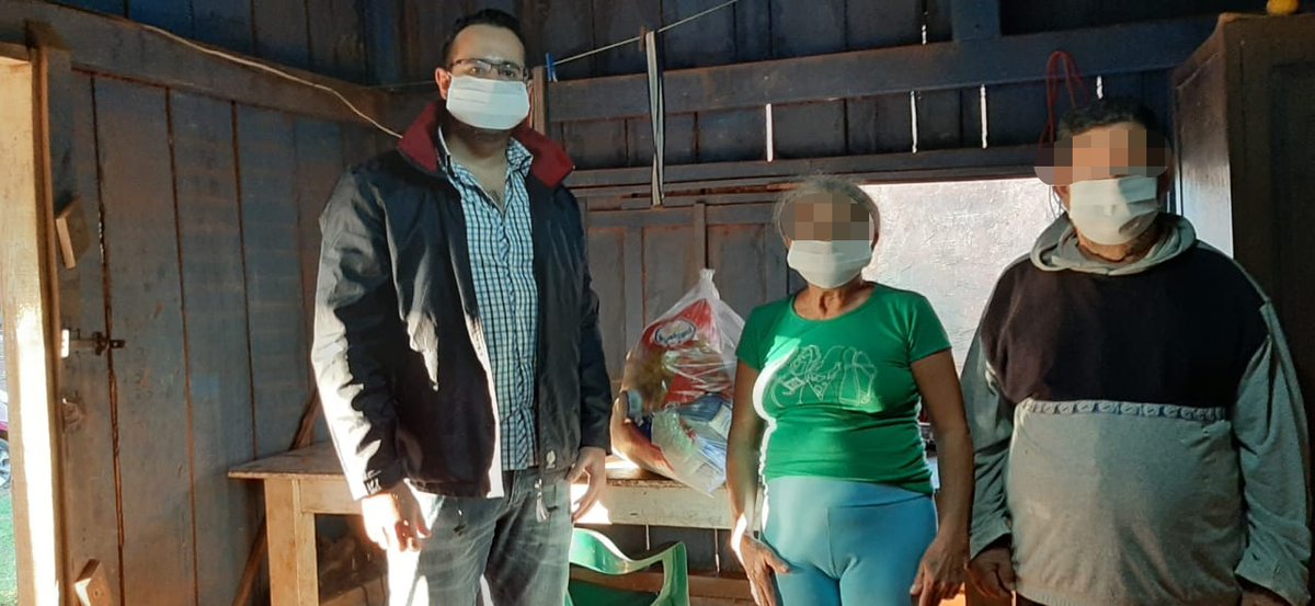 MDP_py's tweet photo. 👩‍⚖️👨‍⚖️ Defensores y Defensoras, así como funcionarios de Pedro Juan Caballero, han hecho entrega de kits de alimentos al Hogar de Ancianos El Buen Samaritano así como a una comunidad de personas indígenas de la zona y asistidos en estado de vulnerabilidad🙌🏻

#DefensoríaSolidaria https://t.co/tLRK67sczr