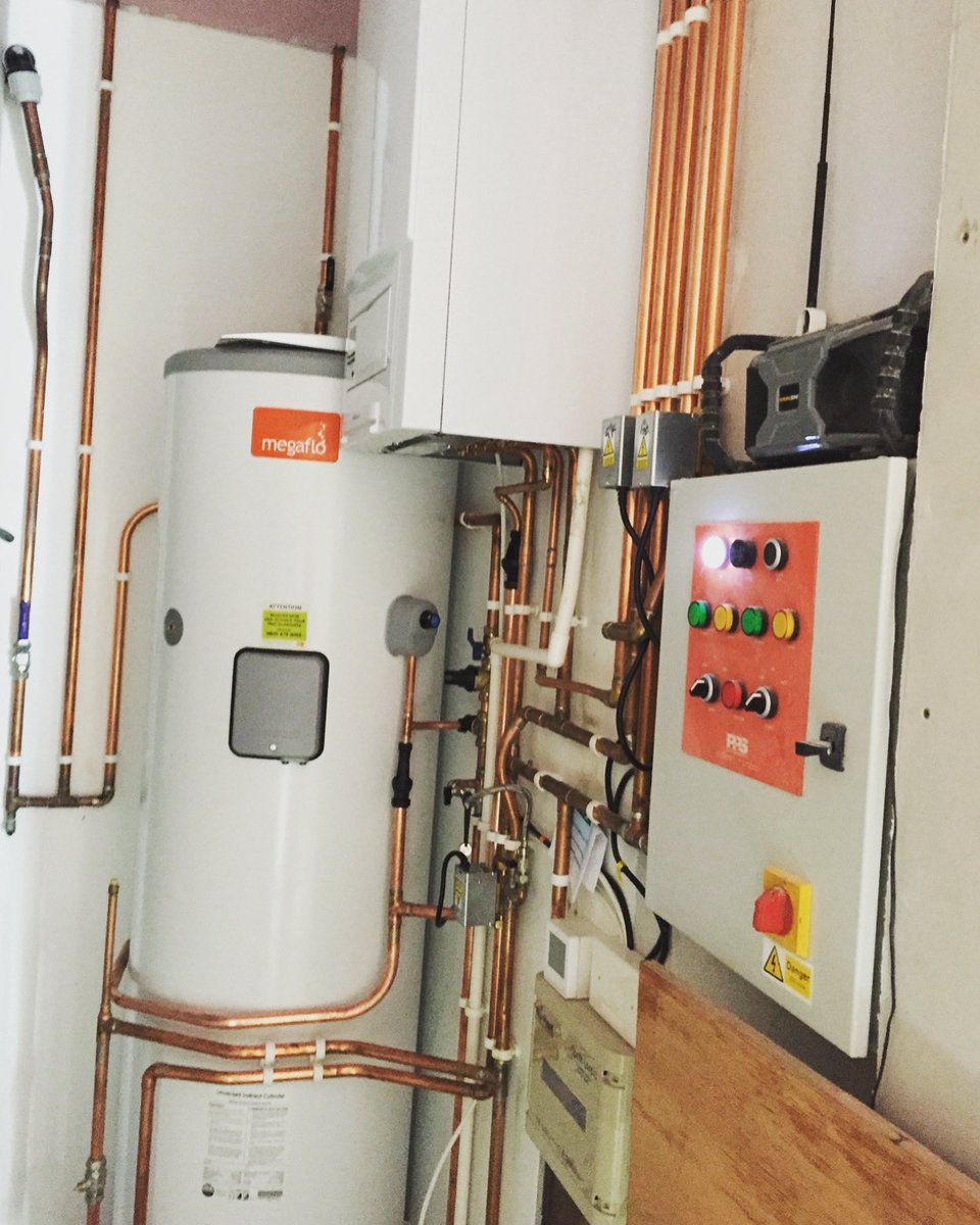 SWHuntHS_Ltd's tweet photo. A recent basement added to a property in London, complete with new plant room and plumbing and heating throughout. Another happy customer 👍🏻
#vailant #megaflo #heatmiser #honeywell #london #clapham #neatpipework #copperpipework #basement #essexplumbers #billericayplumbers https://t.co/NMkisdLItM