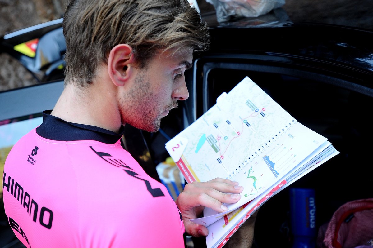 cyclingweekly's tweet image. Nine must-read books to make you faster on the bike | ow.ly/JbDl50zJ8MT