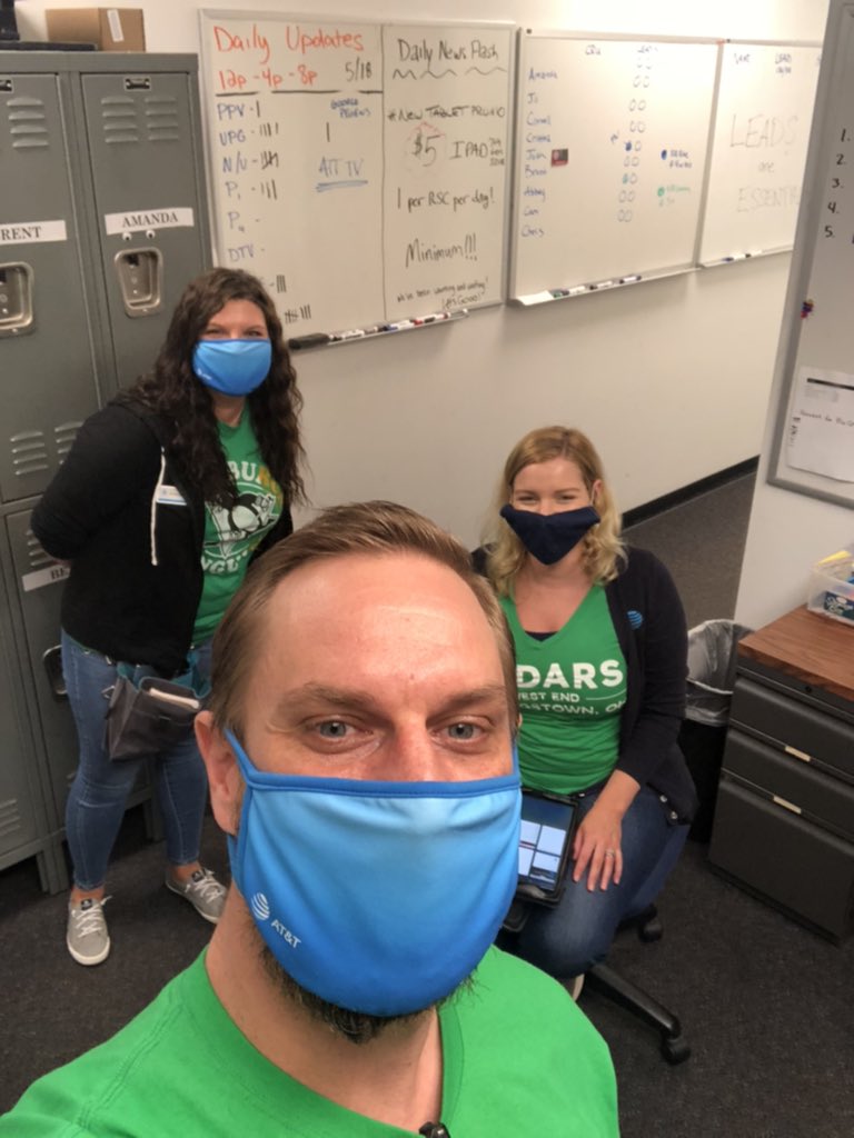 BeauDPerry's tweet photo. Team Blue for one day only is Team Green 😁#MentalHealthAwareness #ButlerGrinds #BIGEast #TeamPOwer https://t.co/yBmVI40BHC