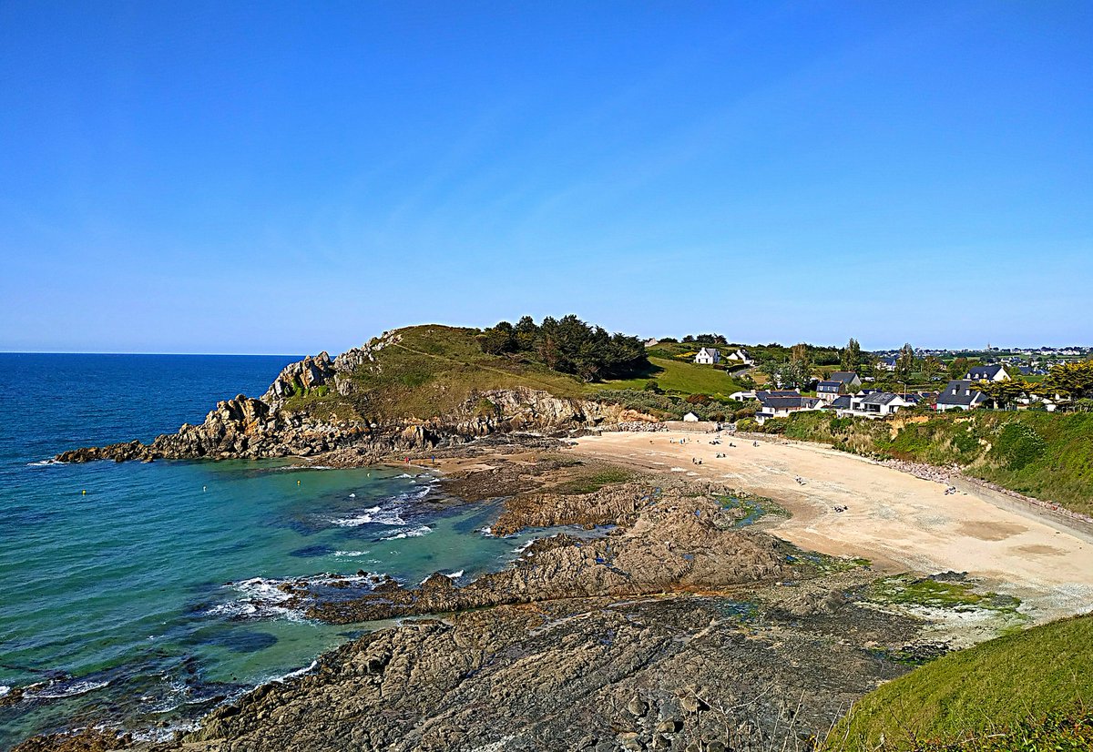 thiegauv's tweet photo. La terre, la mer, le ciel... plaisir authentique ! 😍
#portmorvan #planguenoual #LamballeArmor https://t.co/sDG0rgCiKE