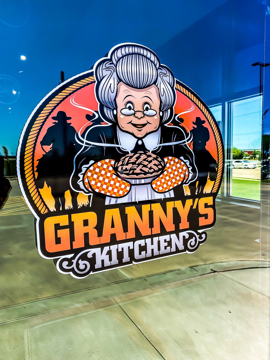 MattCBennett's tweet photo. Just had a lunch meeting at Granny’s Kitchen at Memorial and Penn in front of Best Buy!  Really nice new restaurant! The food was great. Check it out. #GrannysKitchen #OKC https://t.co/xh6hDw5Xw1