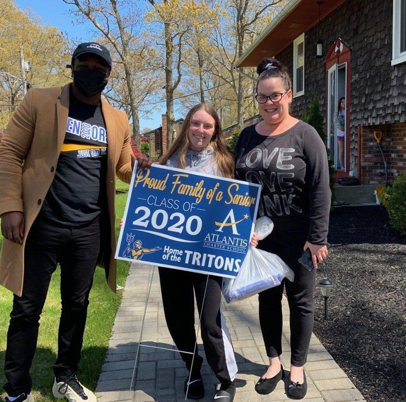 ACS_Tritons's tweet photo. We're celebrating the Class of 2020π
It was so great to see our seniors and their families this week when we delivered these lawn signs. Congratulations!
#ACSclassof2020 #ACSisUNITED https://t.co/harNfwpfAq