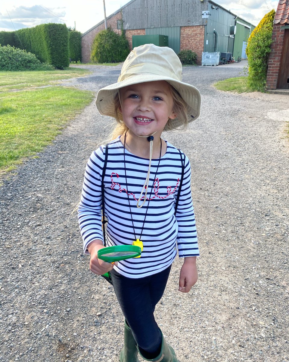 ClaireRoworth's tweet photo. Harriet has been exploring the farm for minibeasts. 🐜🐝🐞🕸🕷🦗🐛 @RanbyCE https://t.co/9z345tREz3