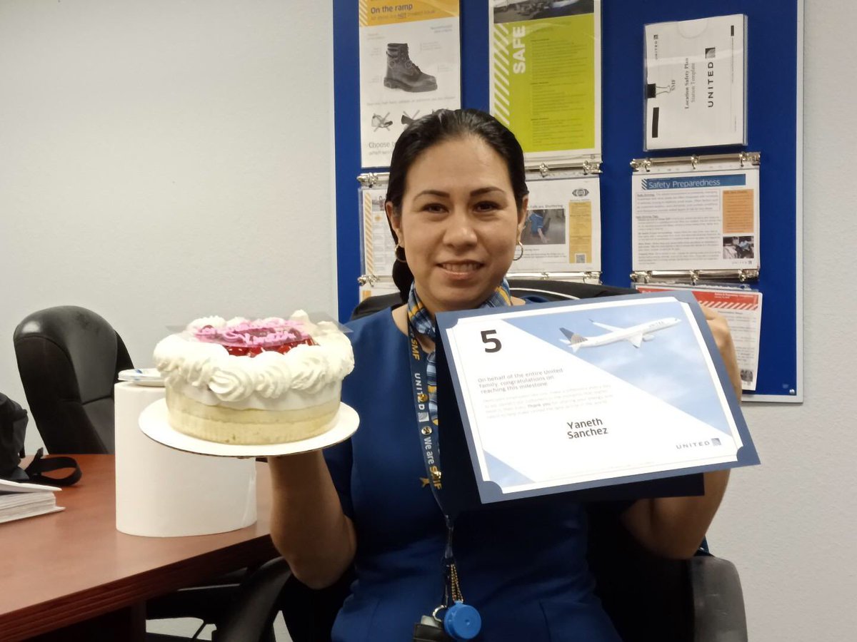 Tweety9161's tweet photo. SMF celebrated @Yaneth97923066 5️⃣YEARS!! 🎉 in spite of all the lockdown she is always keeping her head up and hopeful for @united ! Thanks for all you do!!! @weareunited @GaryThomasUA #WinningTheLines #UnitedTogether https://t.co/UtNGIJPTbr