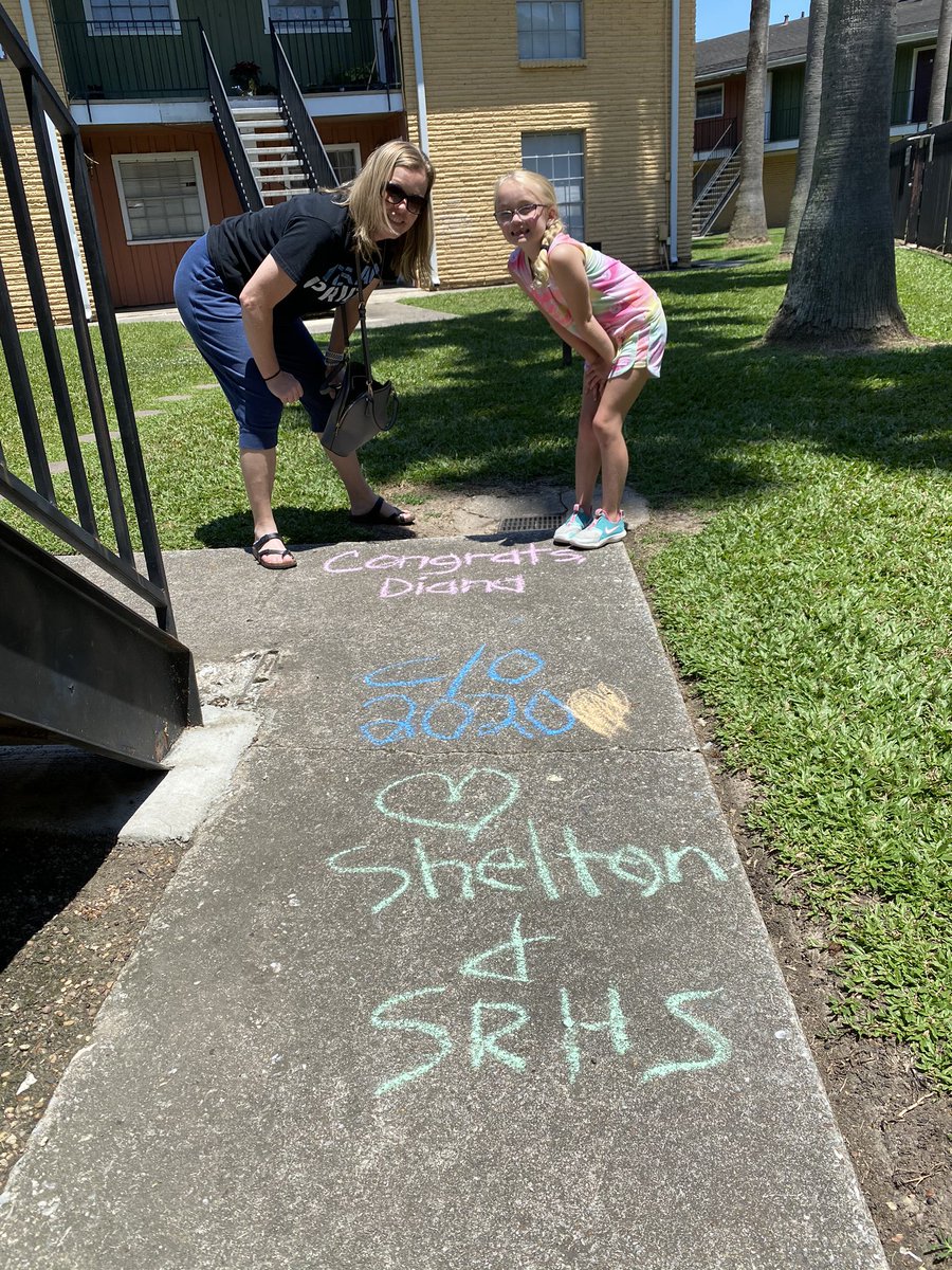 moondo76's tweet photo. Enjoyed some more Texans tagging for students! @NikkiSIOPCC and my little helper went out and even got busted by C/O ‘20 Nia Daxon!! @VReyes15 @SamRayburn_HS @TexanTagTeam https://t.co/HPXTcyMWDo