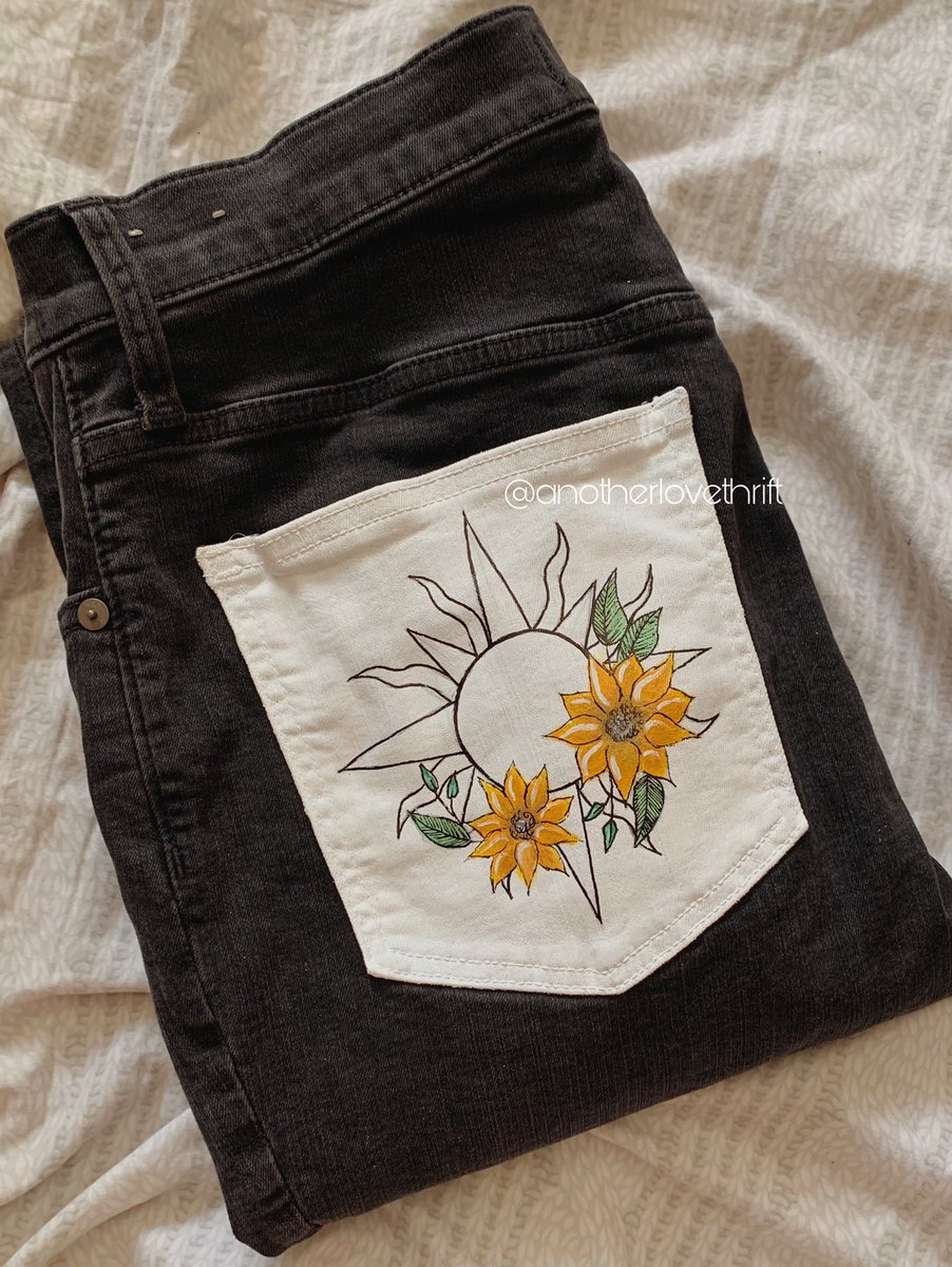 NEW COMMISSION 🌻✨
Let me know what you think in the comments