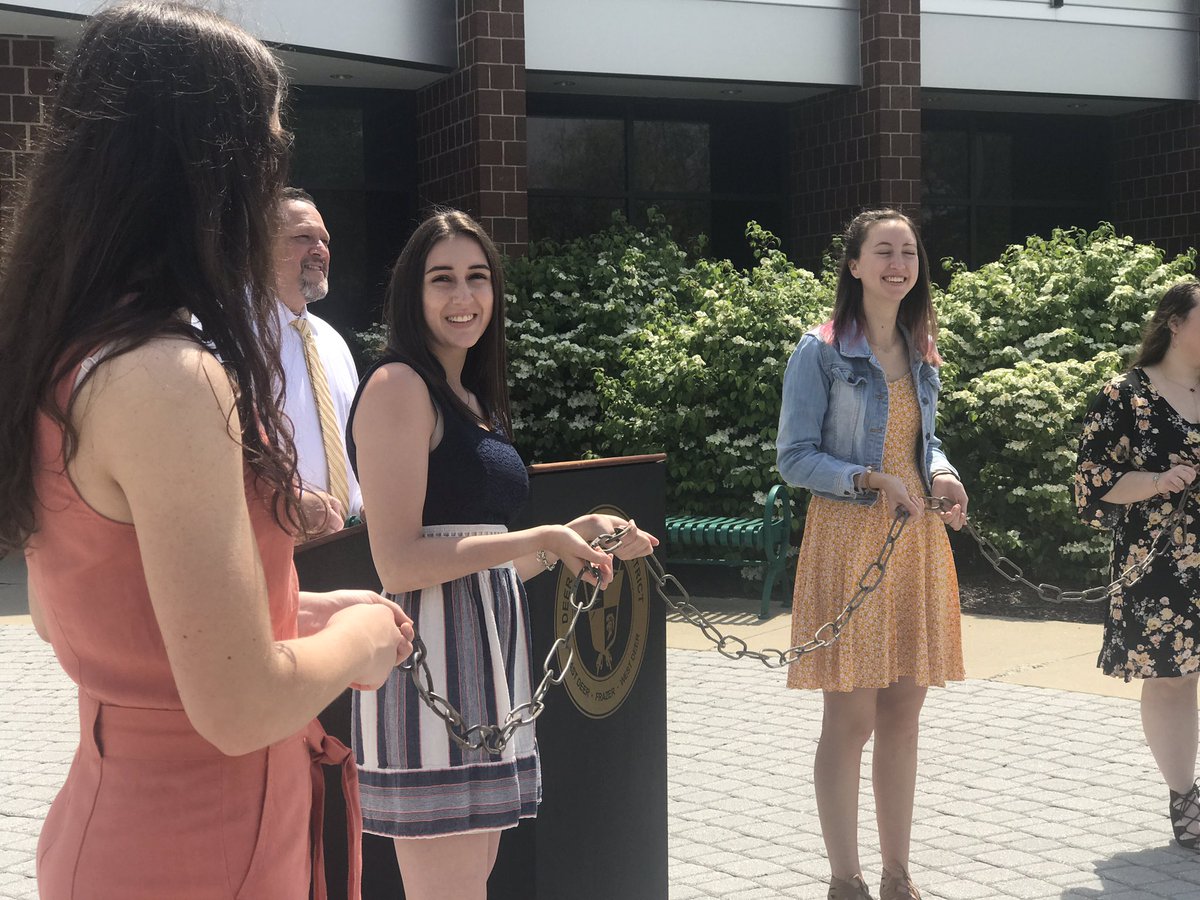 deerlakessd's tweet photo. Today, Deer Lakes recorded its Senior Awards Ceremony just outside the high school’s main entrance. Social distance practices were followed. The full ceremony will be released to the public next Tuesday, May 26 at 6 p.m.
#DLRemoteLearning
#DLHS2020
#DLTogether
#DLProud https://t.co/3moyQhEJOi