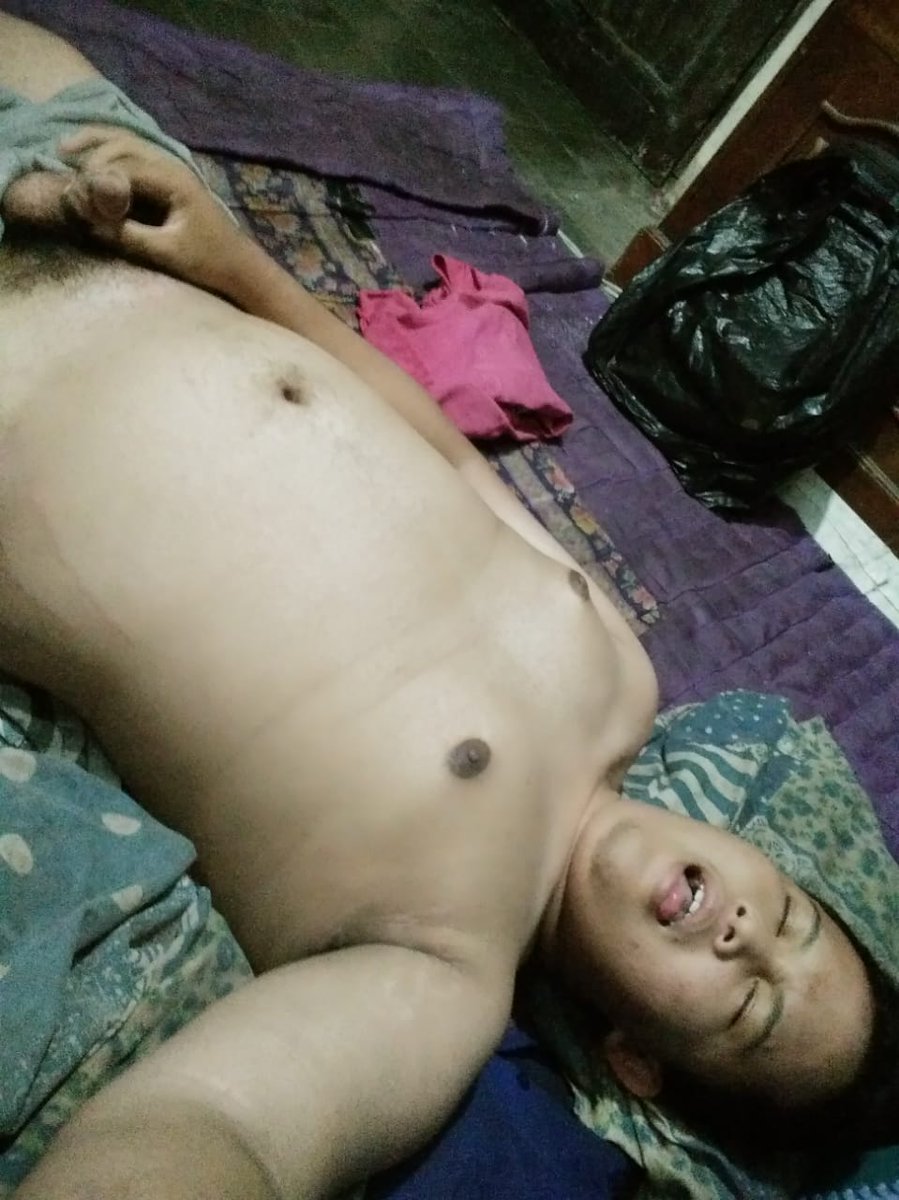 AdimPriyono's tweet photo. Pengen ngocok tpi gak ada yg ngocokin https://t.co/ZFN1Mskj2K
