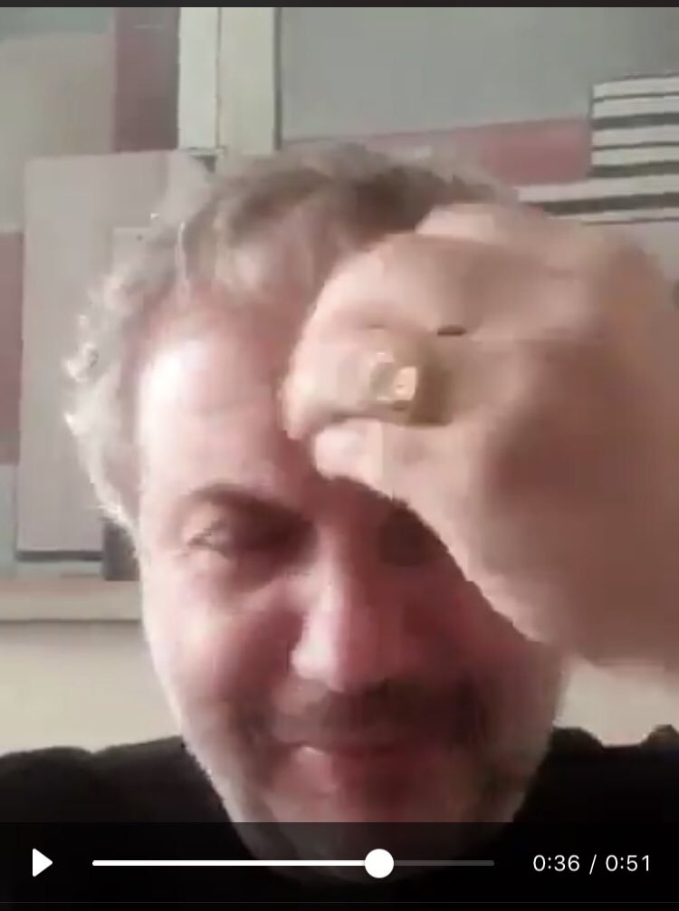 <a href="/ricpuglisi/">Riccardo Puglisi</a> “A me questa cosa qua, il fatto che un prestito vada restituito, non entra in testa! Ma perché? Perché?”