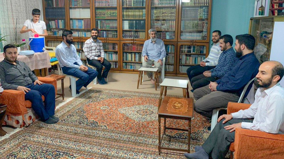 alparslankuytul's tweet photo. Bugün iftarda talebelerimi ağırladım. https://t.co/X4TvbNZYjr