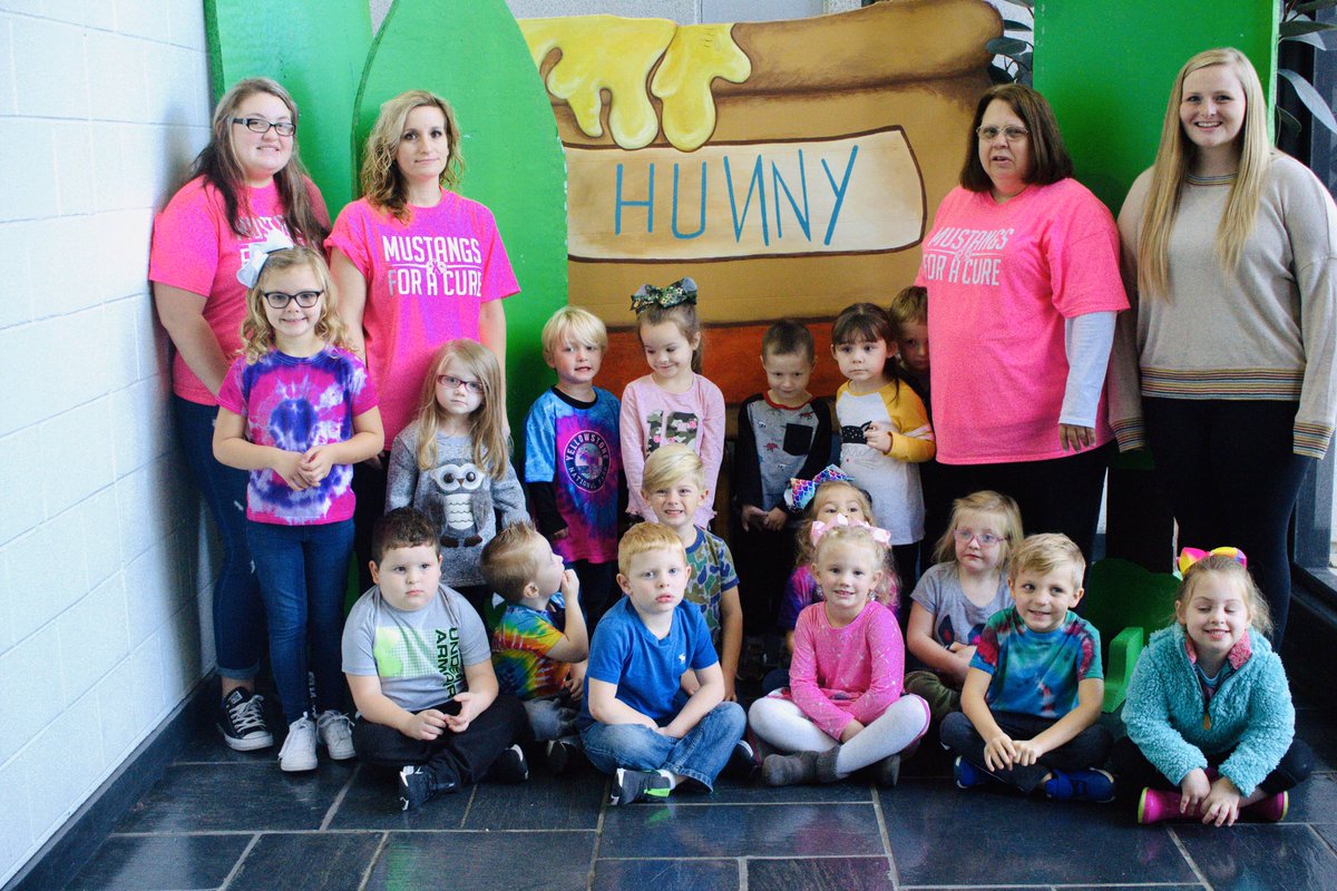 AnnaWShepherd's tweet photo. 29 groups of Head Start children both as an assistant and teacher @SchoolsFloyd &amp; Stumbo Elementary @MsDebTgrandma5!  Happy Birthday Head Start 55 years for you and 29 awesome years for Ms. Debra Tackett! #fcsinspire @NatlHeadStart @HeadStartKY @KYGOEC @PrincipalRobins https://t.co/1Vwye3Skhg