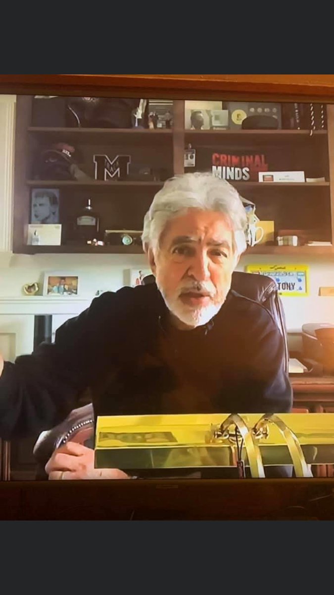 👀 We spy a Morton Varsity ‘M’ behind Actor, <a href="/JoeMantegna/">Joe Mantegna</a> , who was on <a href="/espn/">ESPN</a>'s #TheLastDance last night. Mantegna graduated from Morton East in 1965 and he attributes his acting career to his teachers at Morton. He is #MortonPride! #OrgulloMorton