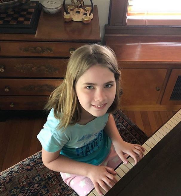 LenoxSchoolPL's tweet photo. Starting off our #MusicalMonday with the piano, trumpet and maracas! 🎉🎉🎉 #LenoxLearns #PomptonPride #VirtualSpiritWeek https://t.co/ZZ9t5T1h26