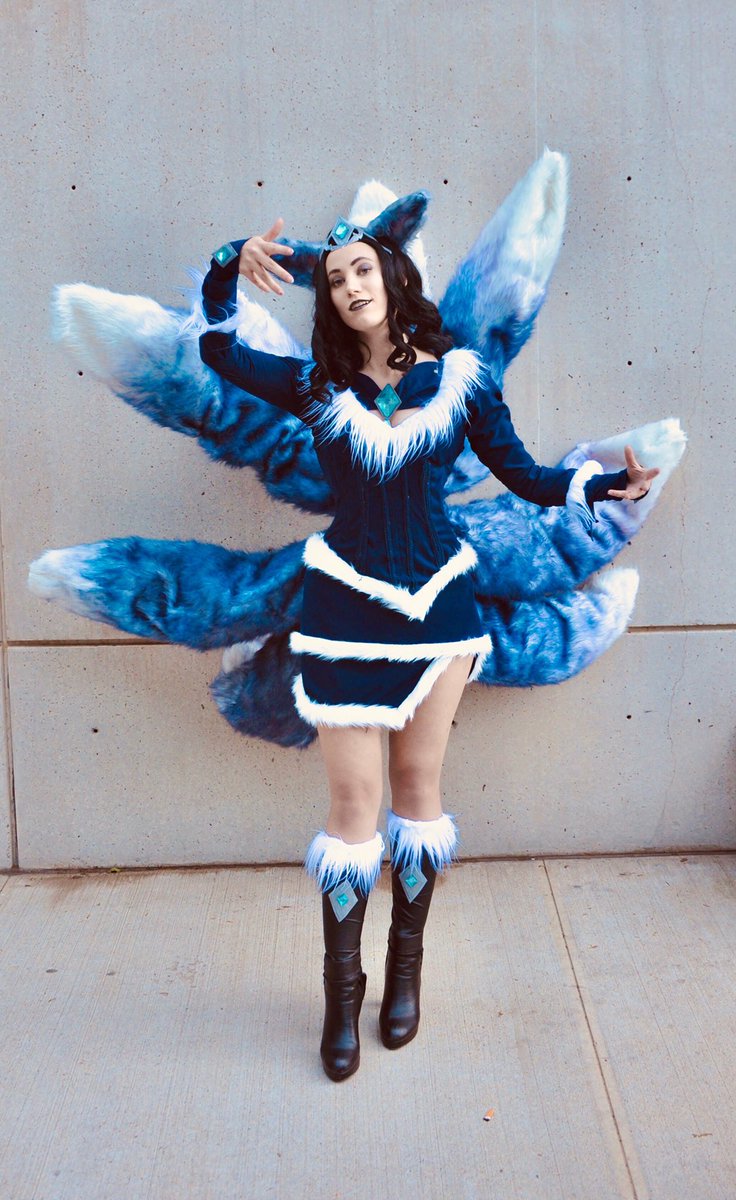 kamaricosplay's tweet photo. I really hope New York Comic Con doesn't get canceled this year, but in the meantime, here's one of my favorite shots from last year of my Ahri cosplay. #nycc2019 https://t.co/Eiwc61j3m0
