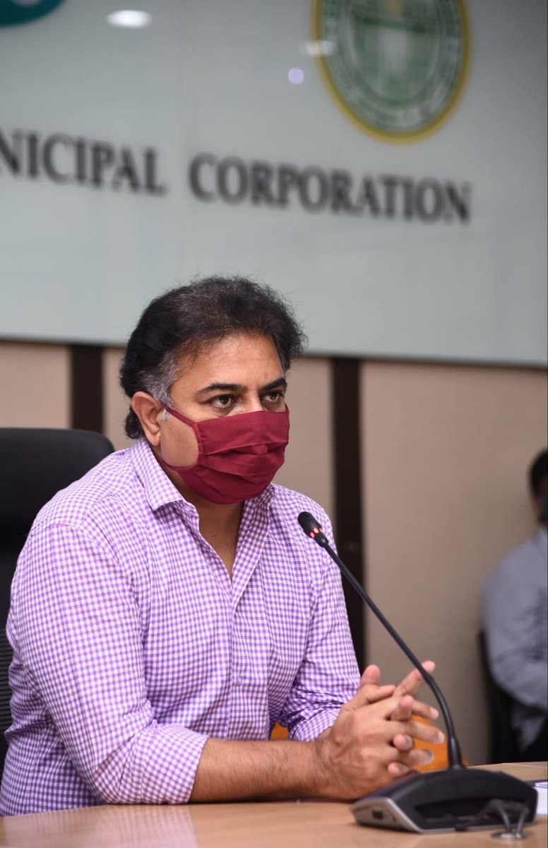 KTRBRS's tweet photo. Have been continuing our #HandloomMonday tradition along with a #Handloom mask https://t.co/98px73YBvu