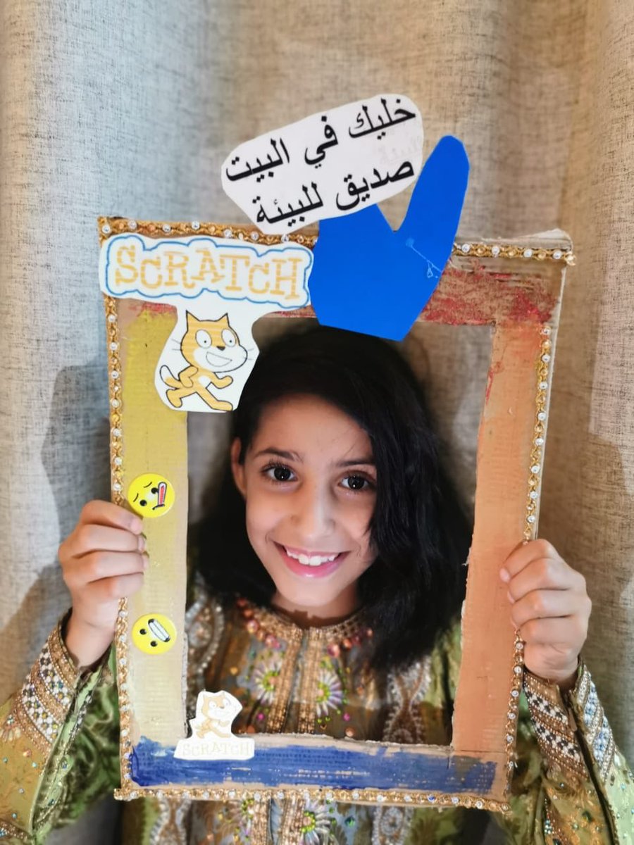 AHLAM_shuhaimi's tweet photo. مشاركة: فاطمة أحمد الشعيبي #محافظة_جنوب_الشرقية ضمن مبادرة
#عُمان_تبرمج  
شكرا للقرية الهندسية @ev_centers
احب العمل اليدوي واستخدمت بقايا الدانتيل لعمل ملابسي العمانية والكرتون وزينته
#ScratchMonth
@scratch
 #ScratchDay https://t.co/oNkUpZLY8R