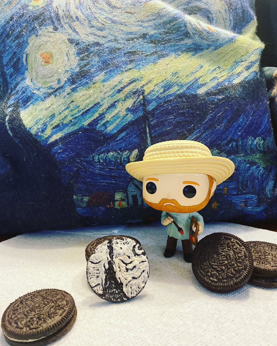 MsARTicoffTFMS's tweet photo. To keep from eating the whole bag of Oreos during quarantine, I created some artwork instead! All you need is a sandwich cookie and a toothpick-plastic utensils work too! Tag me if you creative something cool #quarantinecreative #oreochallenge #tfspantherpride #VanGoreo https://t.co/V5yKKjkOLi