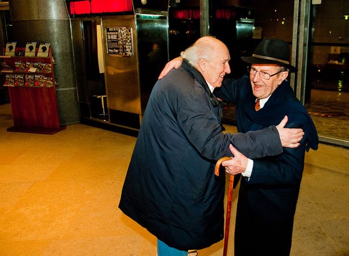 cinemathequefr's tweet photo. Il y a neuf ans, deux immortels du cinéma se provoquaient en duel, à la Cinémathèque. 
Michel Piccoli, Manoel De Oliveira, alors âgés de 85 et 103 ans. Immenses.
💕

https://t.co/wE7nWtRkXg

(Merci à @damien_leblanc pour le rappel) https://t.co/0F8uo5ca6m
