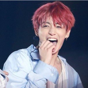 peachggukk's tweet photo. We love you soooooooo much and we always will🥺 you don’t deserve this, neither does any of the 97 l*ne🥺💜 #JungkookWeLoveYou https://t.co/TkQb7kDKag
