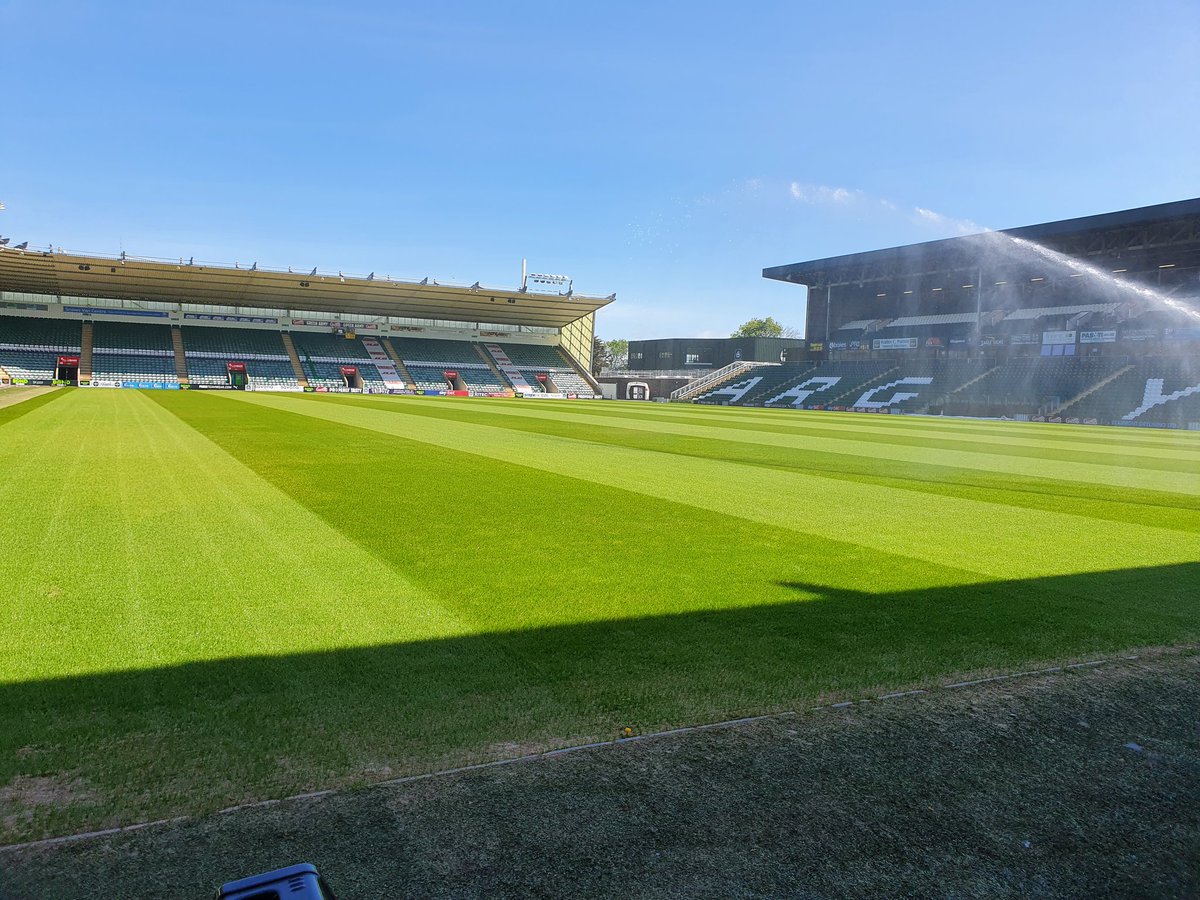 chrisralph83's tweet photo. Nice little stroll today! Love seeing the stripes back!💚 https://t.co/7MvafMYvx2