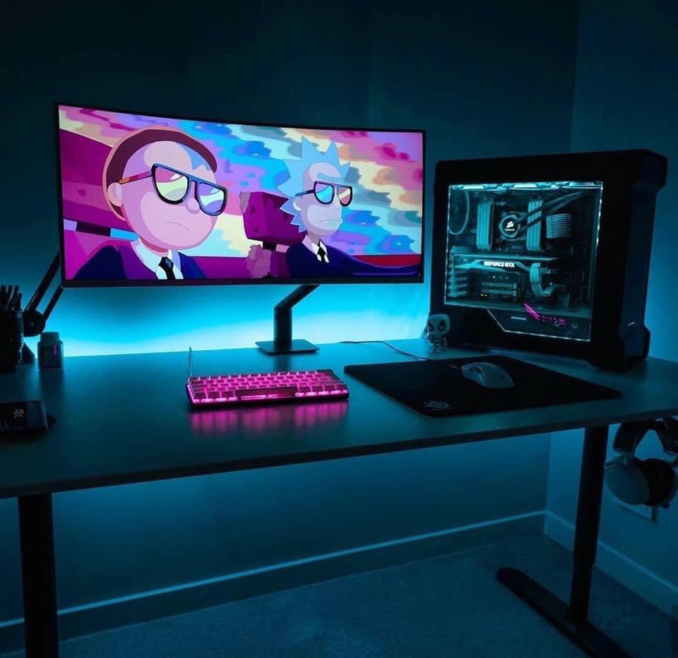 Most persons that are not designers or techies have been reaching out to my for some workspace set up inspirations :)Ok here they areI just compiled them for1.White Collar Workers2.Developers3.GamersSo let’s swim #Thread >>>