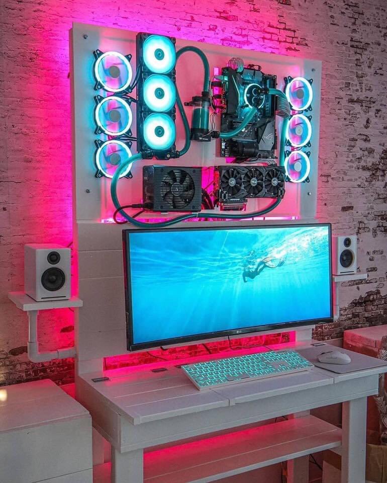 Most persons that are not designers or techies have been reaching out to my for some workspace set up inspirations :)Ok here they areI just compiled them for1.White Collar Workers2.Developers3.GamersSo let’s swim  #Thread >>>