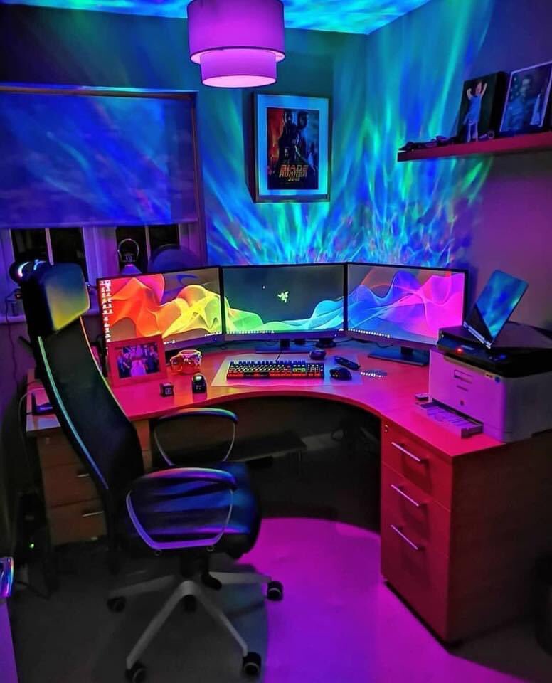Most persons that are not designers or techies have been reaching out to my for some workspace set up inspirations :)Ok here they areI just compiled them for1.White Collar Workers2.Developers3.GamersSo let’s swim  #Thread >>>