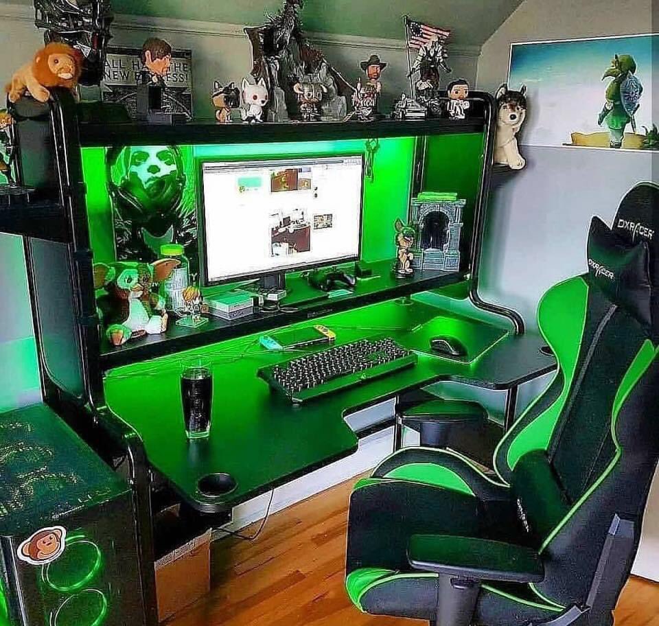 Most persons that are not designers or techies have been reaching out to my for some workspace set up inspirations :)Ok here they areI just compiled them for1.White Collar Workers2.Developers3.GamersSo let’s swim  #Thread >>>