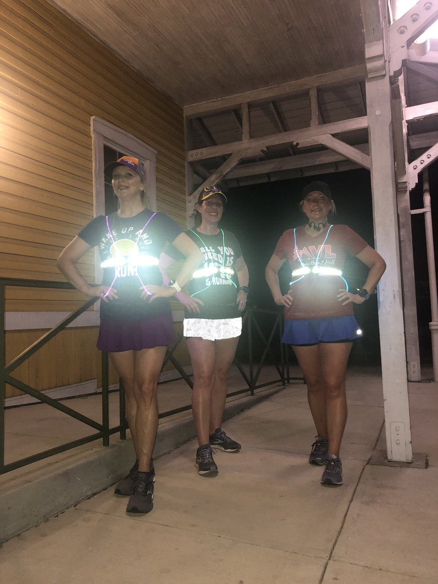 kimpossibleont1's tweet photo. Here’s to a bright &amp; shiny Monday 🤩
#skirtsports #skirtambassador #runstreak #runoutsideeveryday https://t.co/bRQ6Acbfas