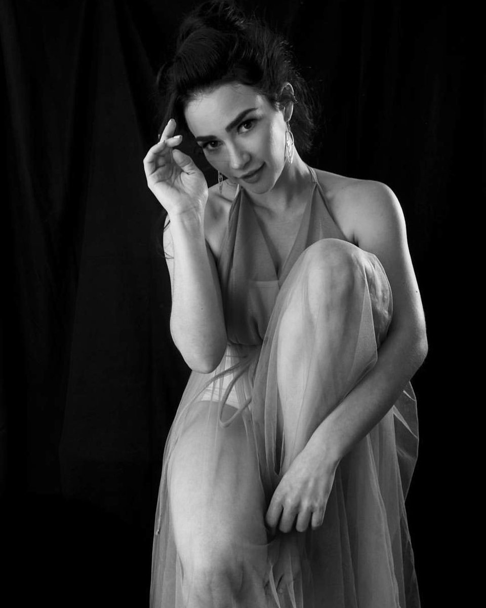 arasaldivarsite's tweet photo. La más bonita del planeta ♡
👗 #manueldelgadomoda https://t.co/5vzN9byu9E