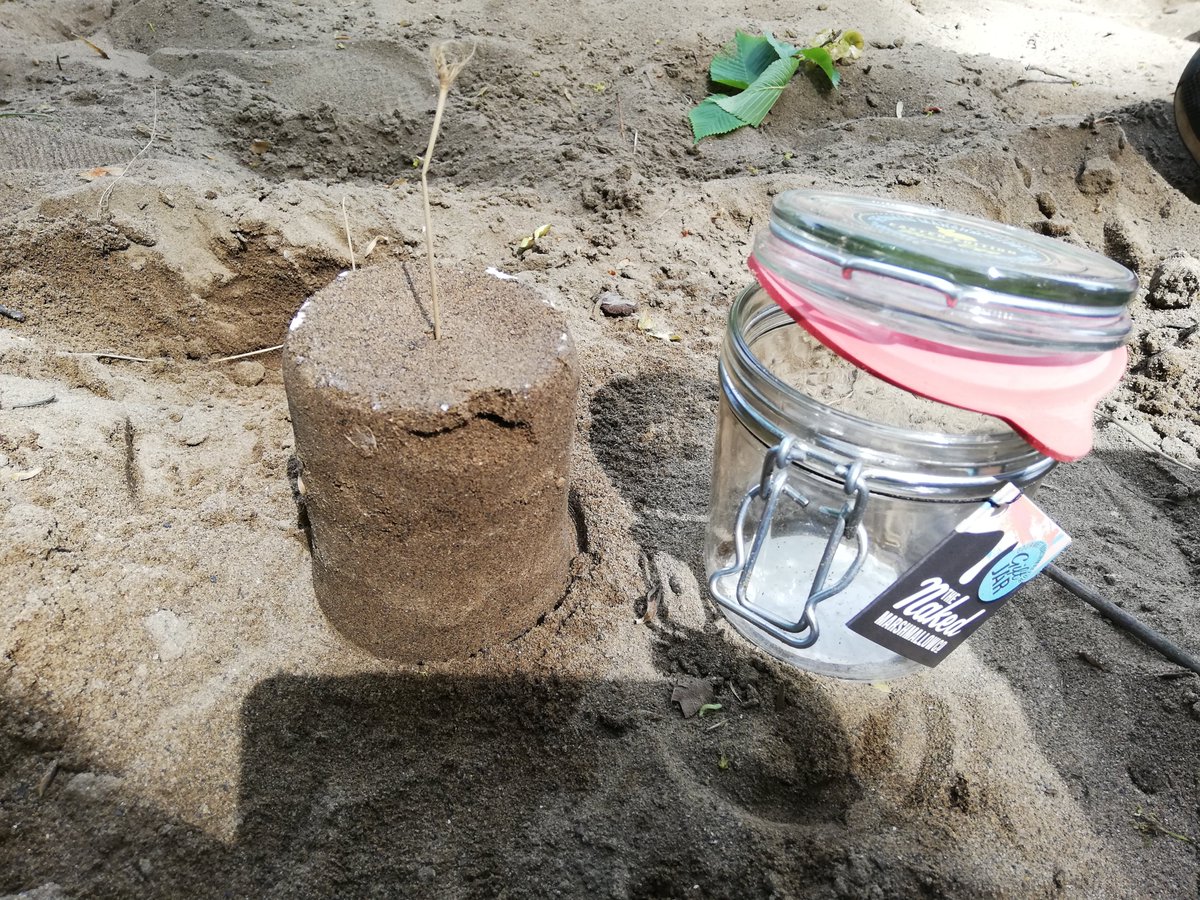 Beccyshuttlewo1's tweet photo. #day62 #OTforisolation
#sensoryplay #sandcastle
We were lucky to find some sand near the river to build a sandcastle but water or mud is just as good fun
@Hannah_LeeOT @emilysuffield https://t.co/OQGdazFvcW