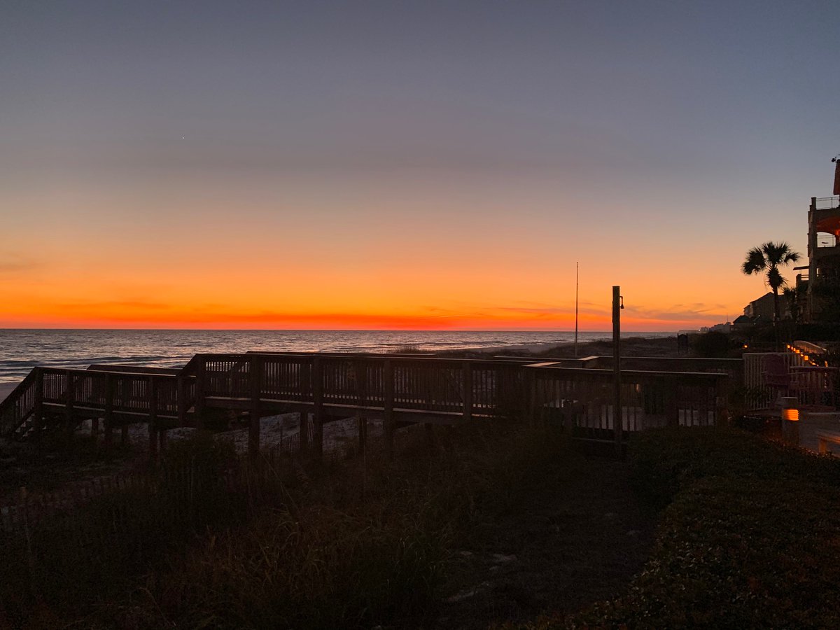 790gulf's tweet photo. Hey Twitter friends, we're back! We are open for dine in and take out daily 11 - 9! Join us and catch a beautiful #DestinSunset https://t.co/l6TqLdsPAw