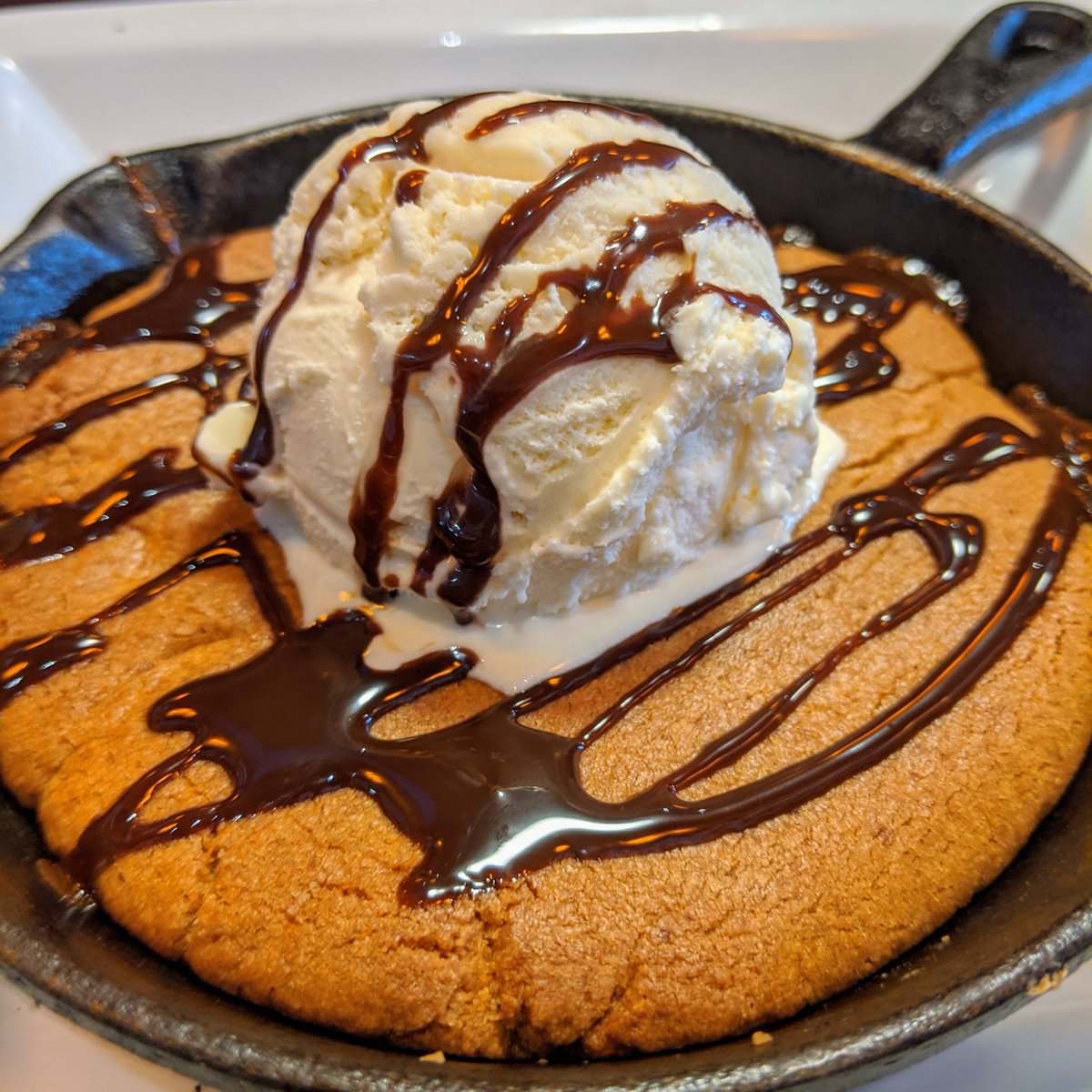 PlayersBarGril's tweet photo. Monday is here and so are our new weekly specials! Stop in and enjoy some pulled pork wonton tacos, seafood lasagna, or a peanut butter pan cookie. Maybe even enjoy some white sangria on the patio! 😎 https://t.co/0dxWU387bv