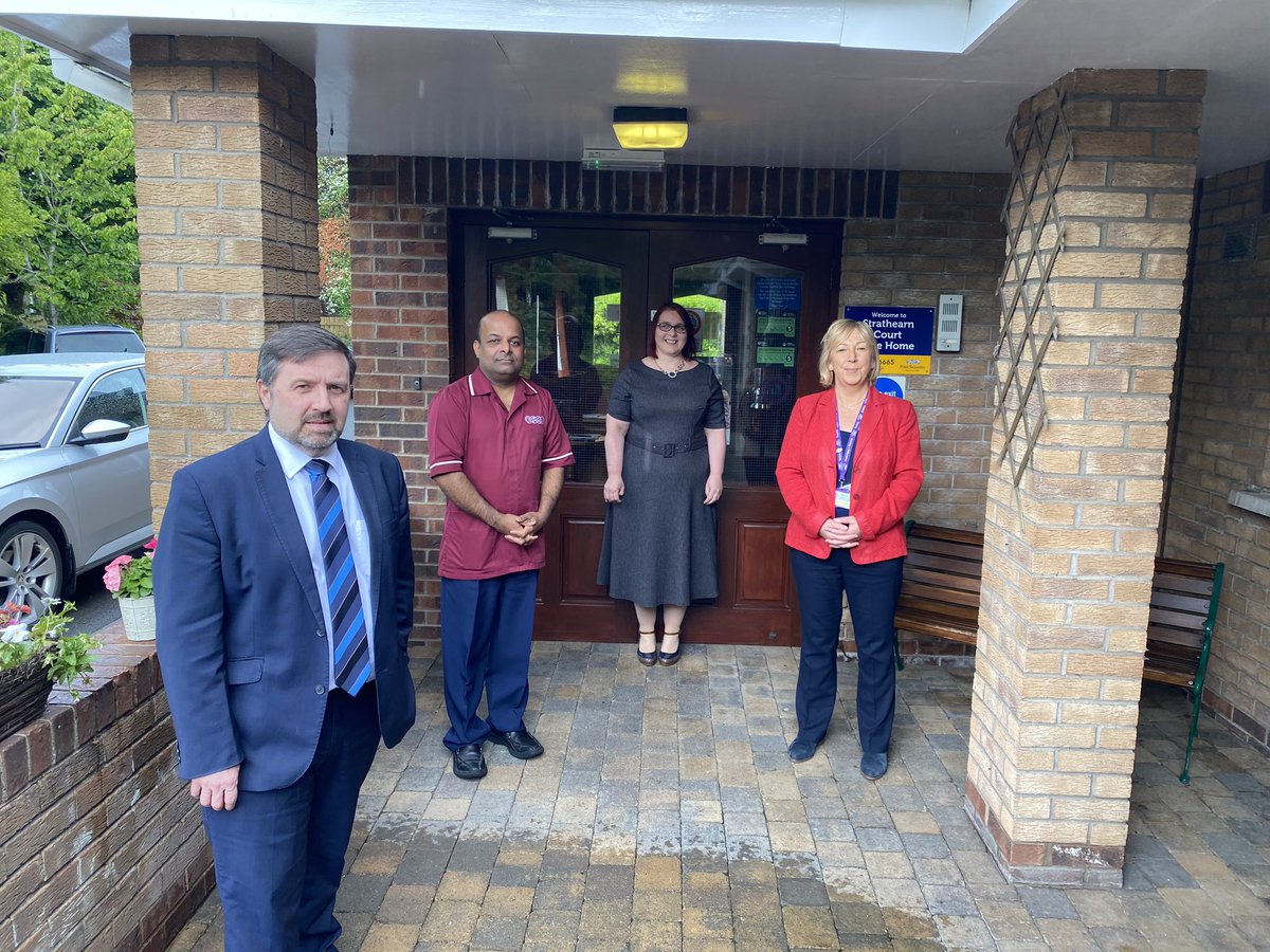 Health Minister Robin Swann visited @FourSeasonsHCUK Strathearn Care home today and paid tribute to all the staff. <a href="/UTVNews/">UTV Live News</a> @sharon_utv <a href="/Carolcousins3/">Carol Cousins</a>