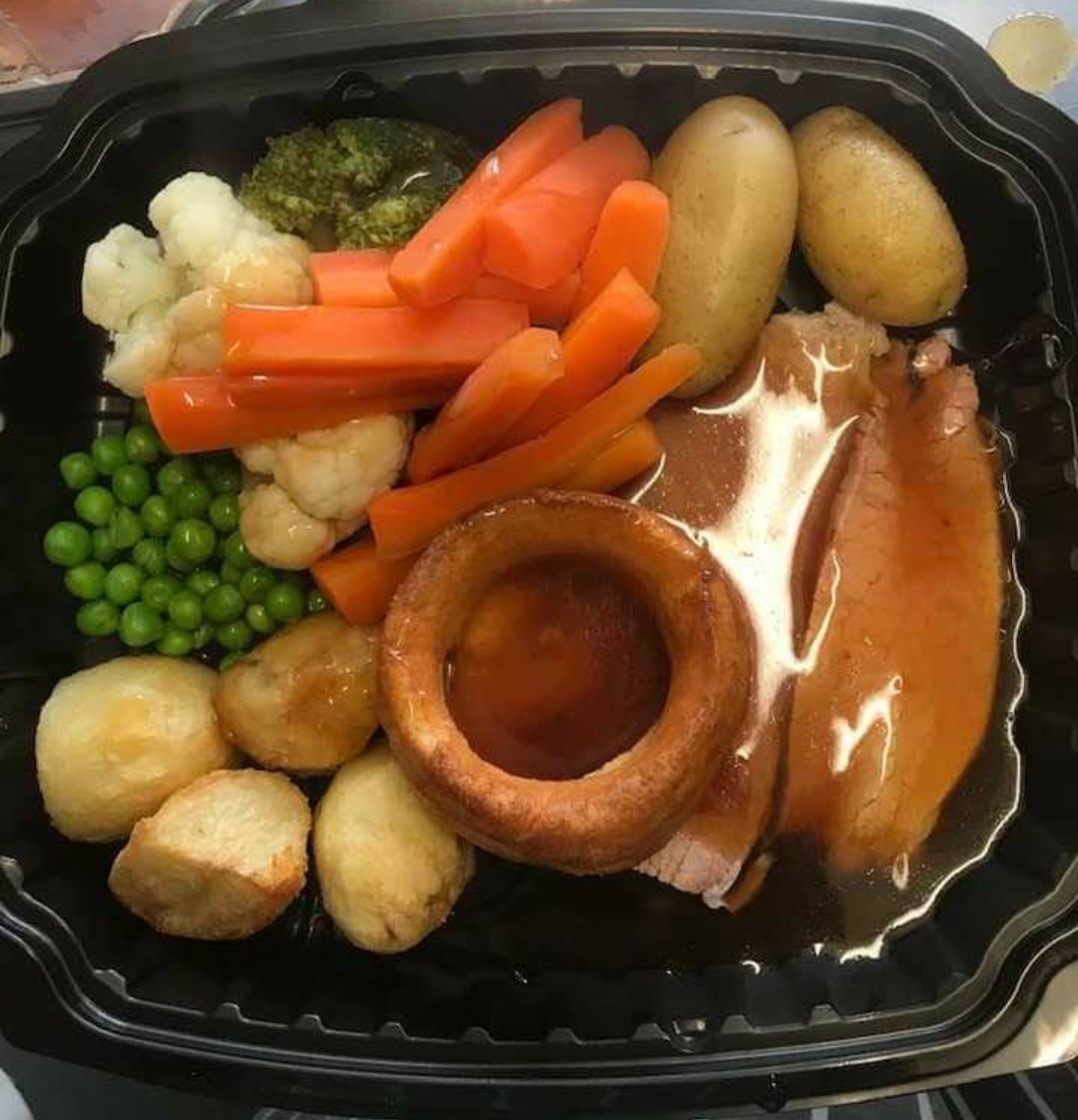 TopHouse4's tweet photo. Free Meals delivered to Pearson Court 24 in total #COVID19 #HelpingVulnerable #FreeMeals @BramcoteToday #BramcoteVillage #LocalVillagePub #WeCanAllHelp
Thanks to your donations @nottslive @PulpFrictionCIC
@BBCNottingham @bbcemt 
@things_to_do @BeestonNg9 https://t.co/ut4lPpmSV2