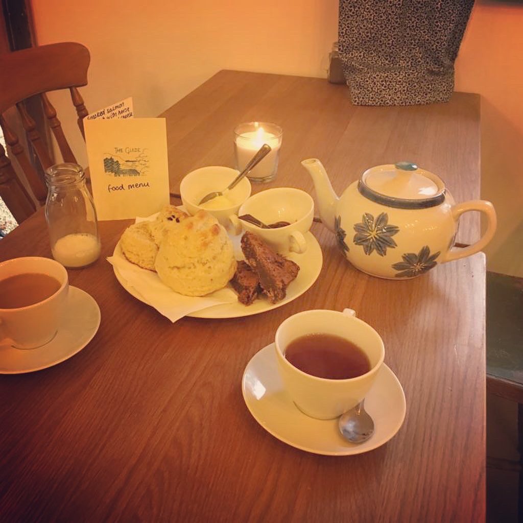 Due to popular demand, we will be delivering our cream teas and mini afternoon teas again this Bank Holiday Monday so why not treat yourself with Cream Tea for 2 £6.50pp (incl either 2 home-made scones and 2 home-made brownies OR 4 home-made scones, with jam and clotted cream...