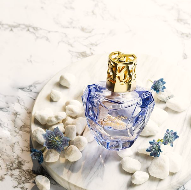 MaisonBerger_FR's tweet photo. Votre #jeuconcours continue demain. Pensez à follow @MaisonBerger_FR pour être alertés et à mentionner vos amis pour les inviter à participer.💜
https://t.co/eBmJyUJKOd
#maisonberger #bebloom #concours #lampeberger #lolitalempicka #printemps #spring #fetedesmeres https://t.co/yDNFfAXNku