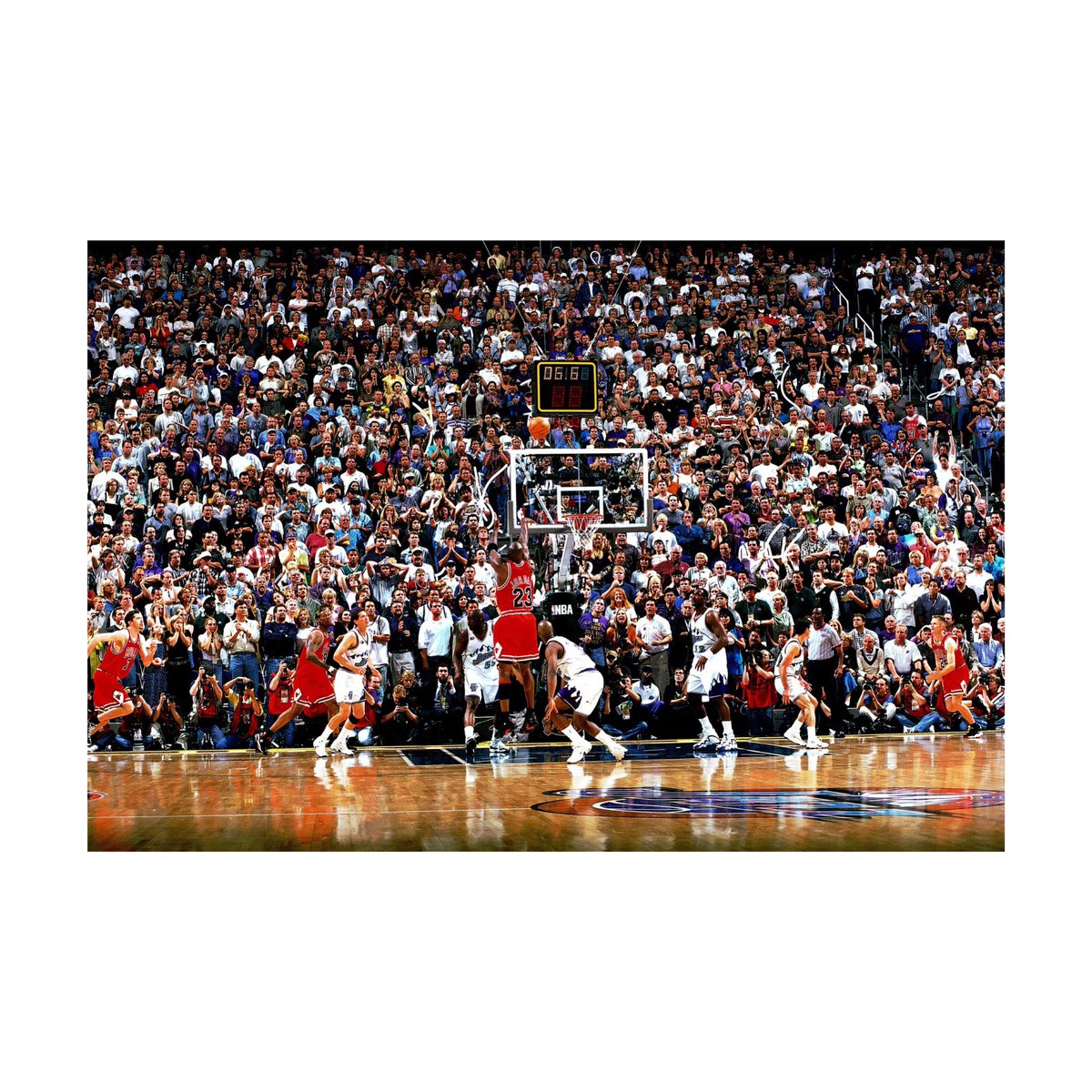 abram_gomez's tweet photo. Six takeaways from THE LAST DANCE:

1. If you are going to make it, you will need people around you that are for you and with you.

2. Making others around you better makes you better. Gifts are cultivated by other gifts. https://t.co/JMWgXDAR6O