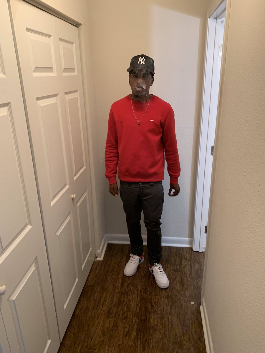 tj23___'s tweet photo. Forever scarred cuz the way I loss my bro’s was tragic 🖤 #LLR2 #LLPookie #LLStacy 🕊 https://t.co/1qYvh86lfW
