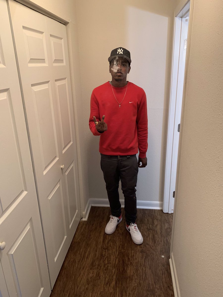 tj23___'s tweet photo. Forever scarred cuz the way I loss my bro’s was tragic 🖤 #LLR2 #LLPookie #LLStacy 🕊 https://t.co/1qYvh86lfW