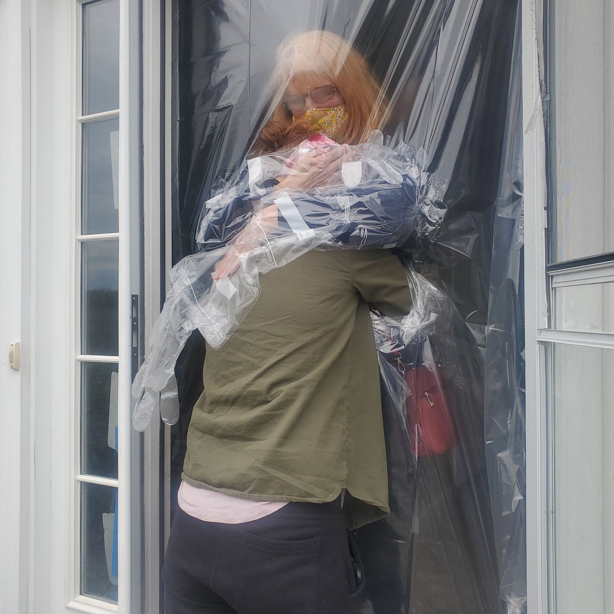 MREgrade3's tweet photo. Some good news to start the week...Our student Joey constructed a "Hug Door" so he and his family could embrace his aunt (a respiratory therapist at St. Joe's) for the first time in months. #teamMRE #love #creativity @PosProject https://t.co/9FtZc2lIgr