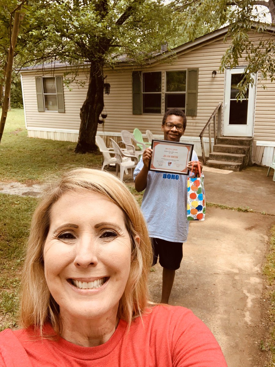 Bibliophile Awards for 6th, 7th, & 8th grades delivered today! Thank you @booksamillion Murfreesboro 4 donating gift cards & other goodies 4 these passionate readers! Congrats to Izaiah, Ziggy, & Julian! @SCMFalcons @Principal_Murry #LearningInPlaceTN #booklovers @Ziggy36547346