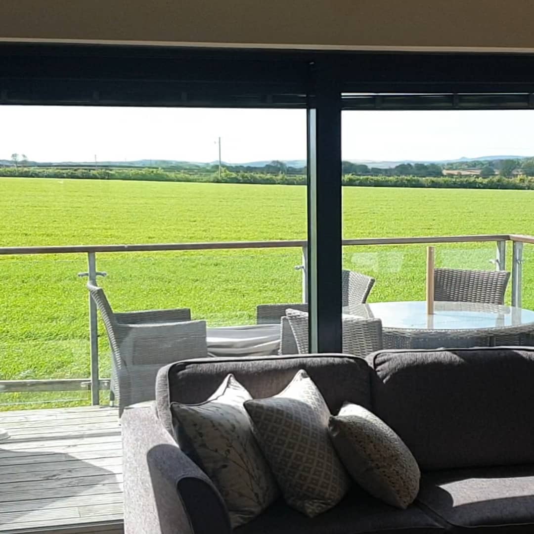 LuxWindowDoors's tweet photo. @HiTech_Blinds @BlindsInGlass from a recent installation using @ReynaersLimited CP130 remotely quoting #Blindsinglass #Doors #Windows https://t.co/iCVjYgAO1R